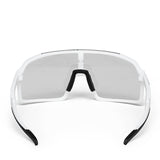 Lunettes de cyclisme ES16 Enzo. Noir avec lentille photochromique.